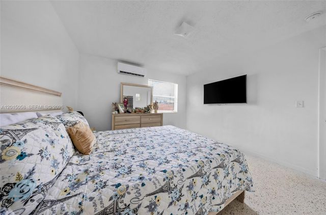 225 SW 18th Ave, Miami, FL 33135