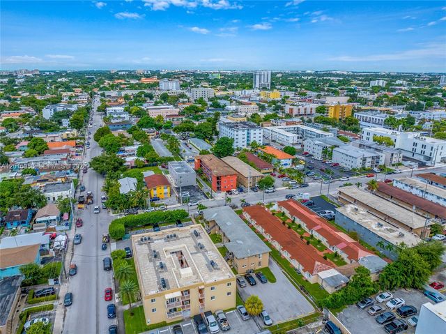 225 SW 18th Ave, Miami, FL 33135