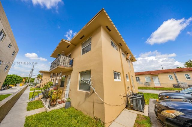 225 SW 18th Ave, Miami, FL 33135