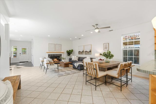 2121 Perkins Way, Sacramento, CA 95818