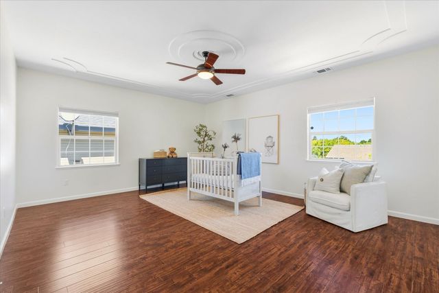 2121 Perkins Way, Sacramento, CA 95818