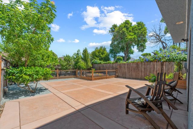 2121 Perkins Way, Sacramento, CA 95818