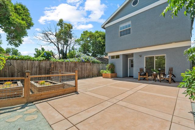 2121 Perkins Way, Sacramento, CA 95818