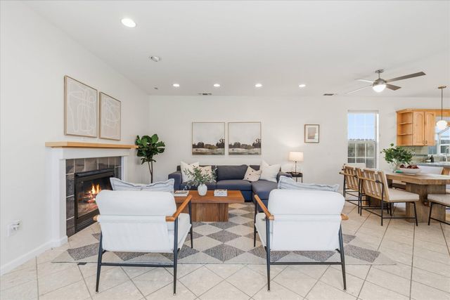 2121 Perkins Way, Sacramento, CA 95818