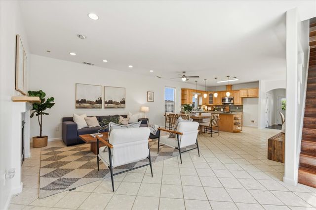 2121 Perkins Way, Sacramento, CA 95818