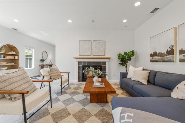 2121 Perkins Way, Sacramento, CA 95818