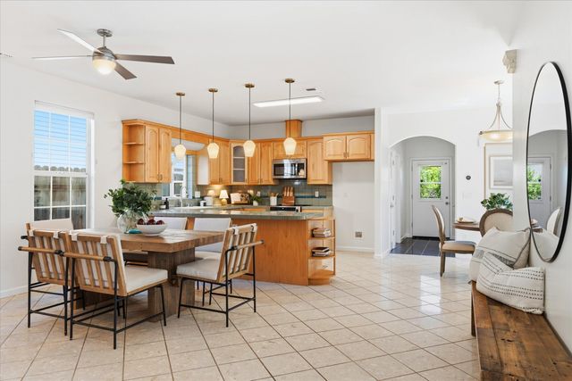 2121 Perkins Way, Sacramento, CA 95818