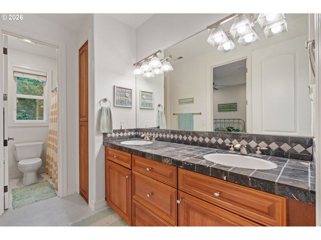 19110 Ne 232ND Ave, Brush Prairie, WA 98606