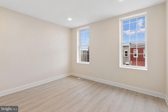 2416 E HOFFMAN ST, Baltimore, MD 21213