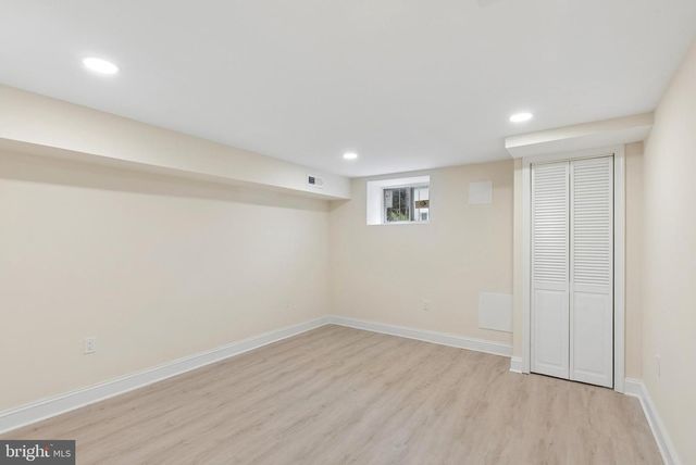 2416 E HOFFMAN ST, Baltimore, MD 21213