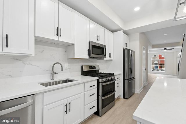 2416 E HOFFMAN ST, Baltimore, MD 21213