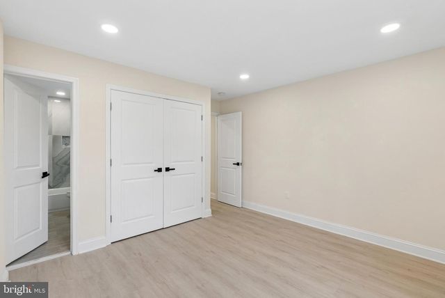 2416 E HOFFMAN ST, Baltimore, MD 21213