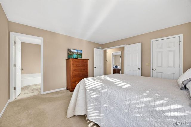 16090 Nantucket Island Drive, Wildwood, MO 63040