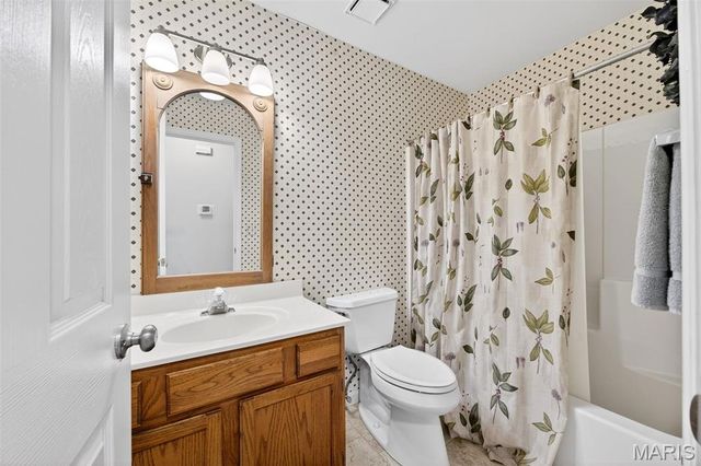 16090 Nantucket Island Drive, Wildwood, MO 63040