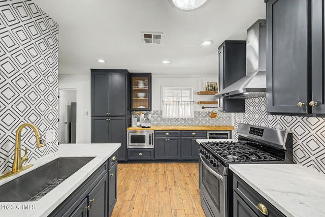 4231 E CATALINA Drive, Phoenix, AZ 85018