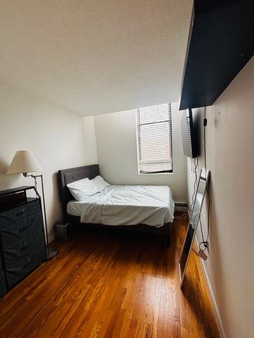 60 Gibson St 303, Boston, MA 02122