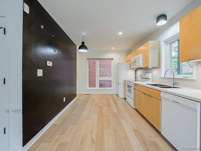 112 Mount Vernon Street, Detroit, MI 48202