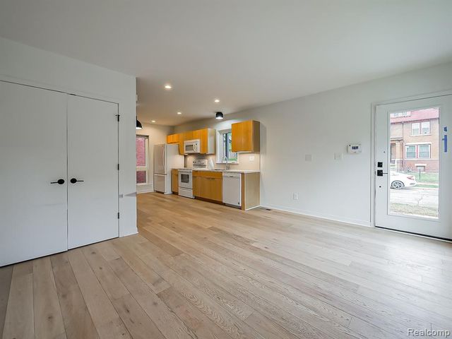 112 Mount Vernon Street, Detroit, MI 48202