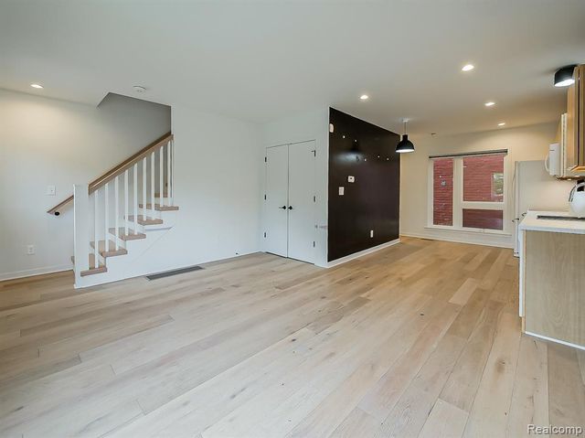 112 Mount Vernon Street, Detroit, MI 48202