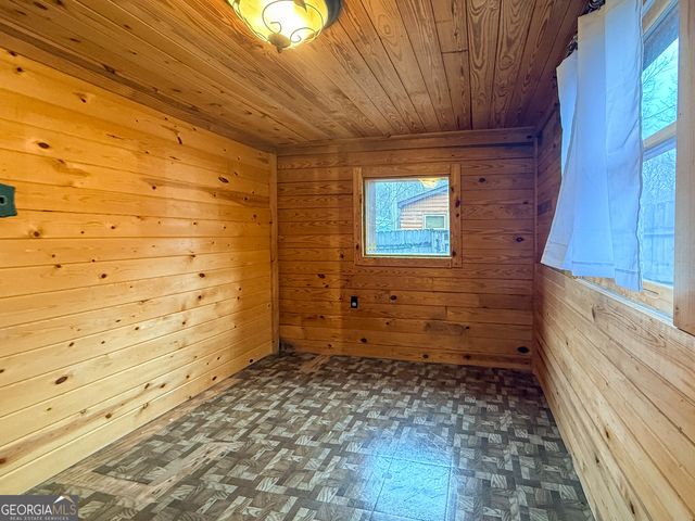 20 Lavista Lane, Cleveland, GA 30528