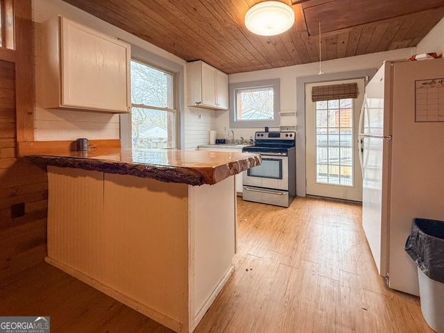 20 Lavista Lane, Cleveland, GA 30528