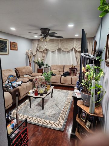 4100 W 81st Place, Chicago, IL 60652