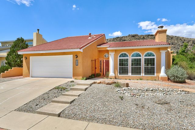5913 Painted Pony Drive NW, Albuquerque, NM 87120