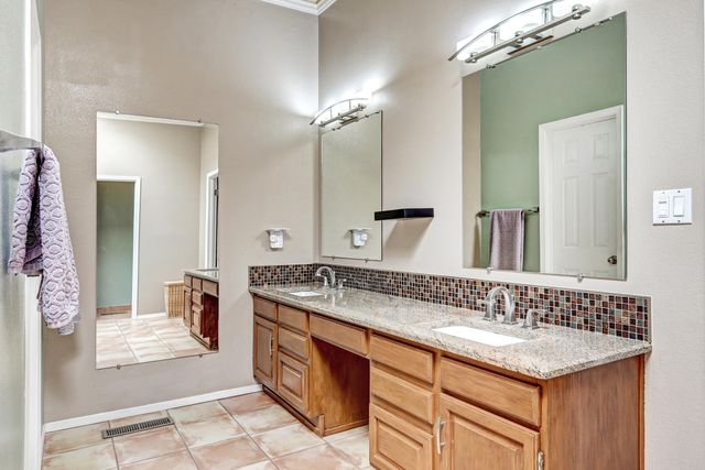 5913 Painted Pony Drive NW, Albuquerque, NM 87120