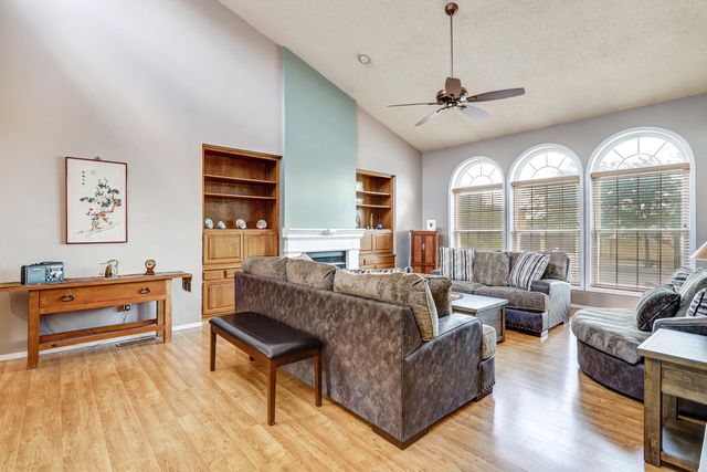 5913 Painted Pony Drive NW, Albuquerque, NM 87120