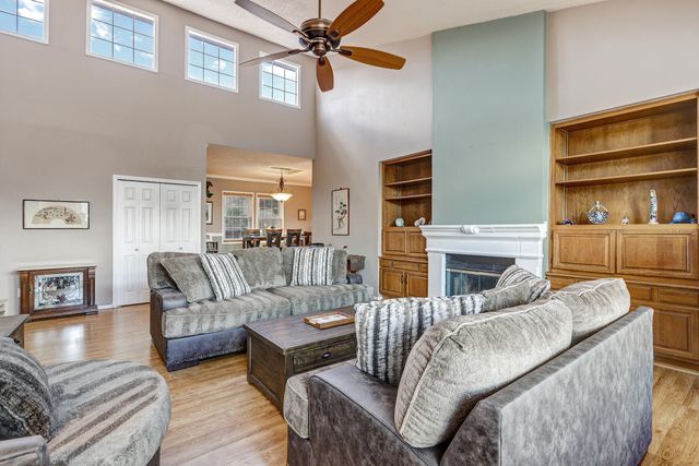 5913 Painted Pony Drive NW, Albuquerque, NM 87120