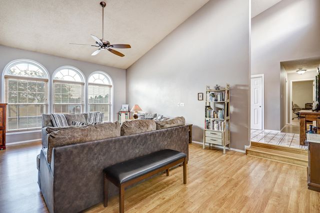 5913 Painted Pony Drive NW, Albuquerque, NM 87120