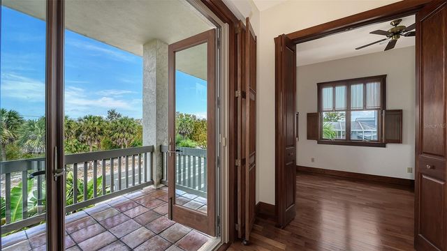 156 EMERSON DRIVE, Sarasota, FL 34236