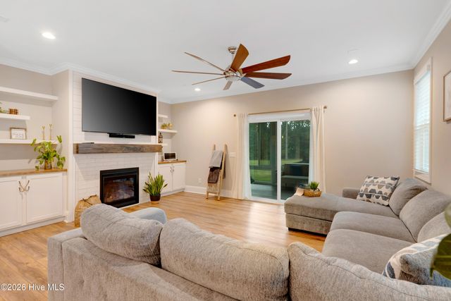 170 Twining Rose Lane, Holly Ridge, NC 28445
