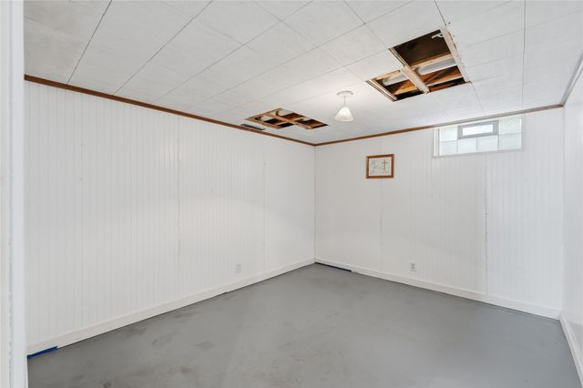 3005 Madison Avenue, Des Moines, IA 50310