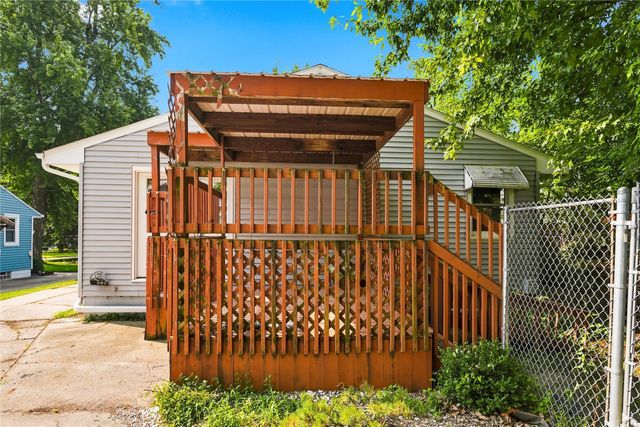3005 Madison Avenue, Des Moines, IA 50310