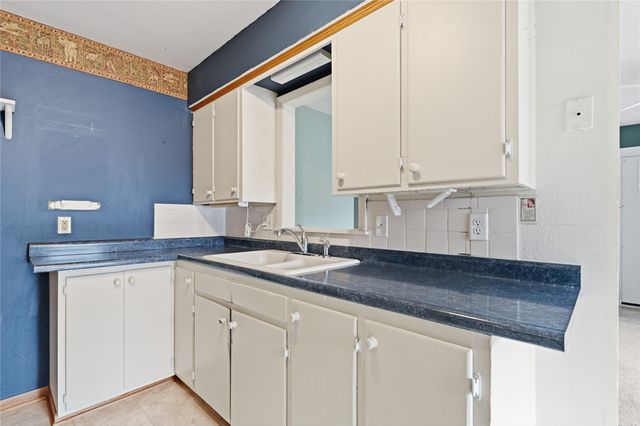 3005 Madison Avenue, Des Moines, IA 50310