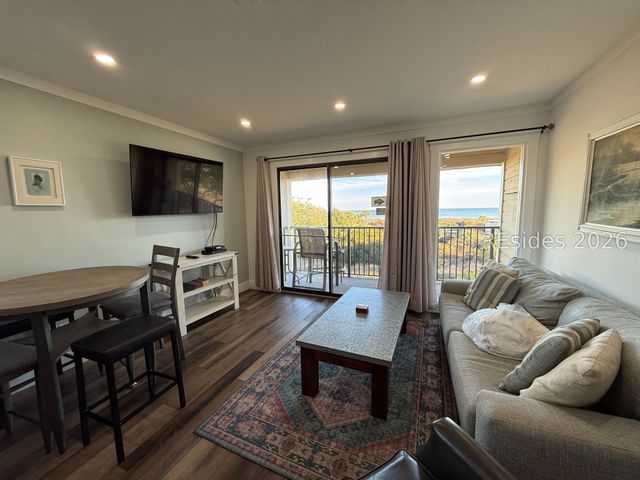 40 Folly Field Rd Apt C327, Hilton Head Island, SC 29928