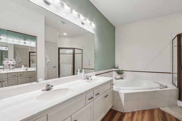 14048 W Waters Edge TRAIL, New Berlin, WI 53151