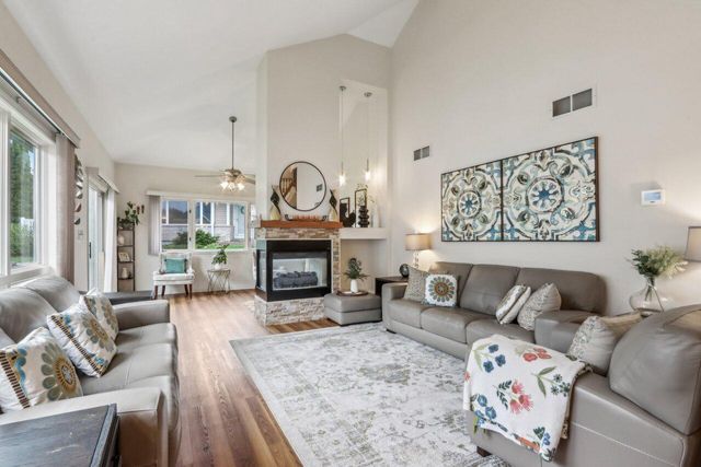 14048 W Waters Edge TRAIL, New Berlin, WI 53151