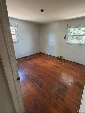 1716 Myron Avenue, Lincoln Park, MI 48146