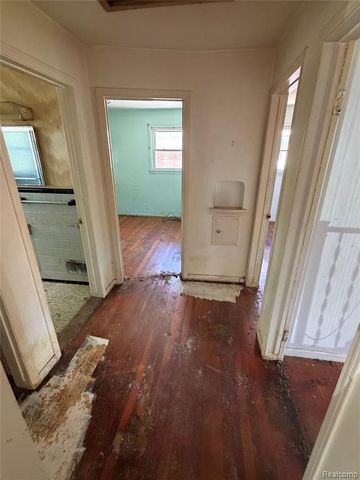 1716 Myron Avenue, Lincoln Park, MI 48146