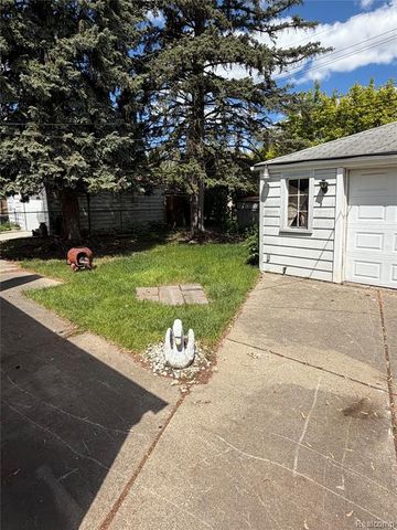1716 Myron Avenue, Lincoln Park, MI 48146