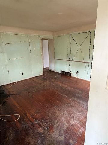 1716 Myron Avenue, Lincoln Park, MI 48146