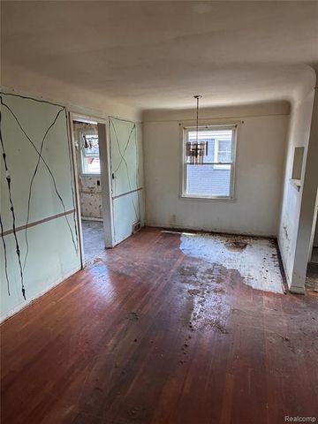 1716 Myron Avenue, Lincoln Park, MI 48146