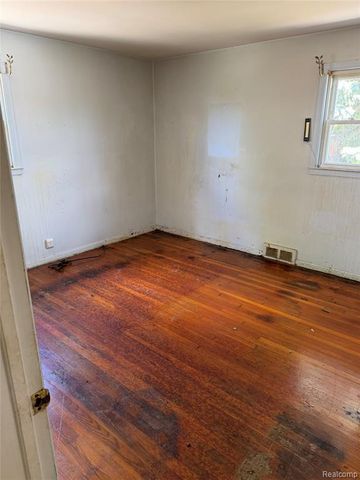 1716 Myron Avenue, Lincoln Park, MI 48146