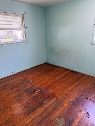 1716 Myron Avenue, Lincoln Park, MI 48146