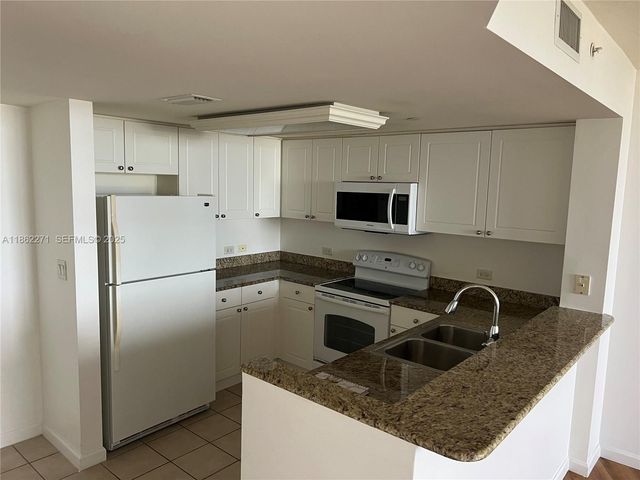 19501 W Country Club Drive 1411, Aventura, FL 33180