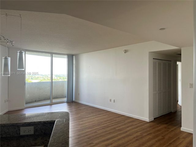 19501 W Country Club Drive 1411, Aventura, FL 33180
