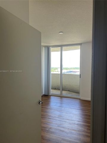 19501 W Country Club Drive 1411, Aventura, FL 33180