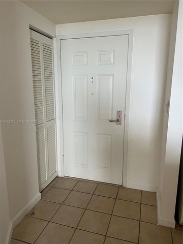 19501 W Country Club Drive 1411, Aventura, FL 33180